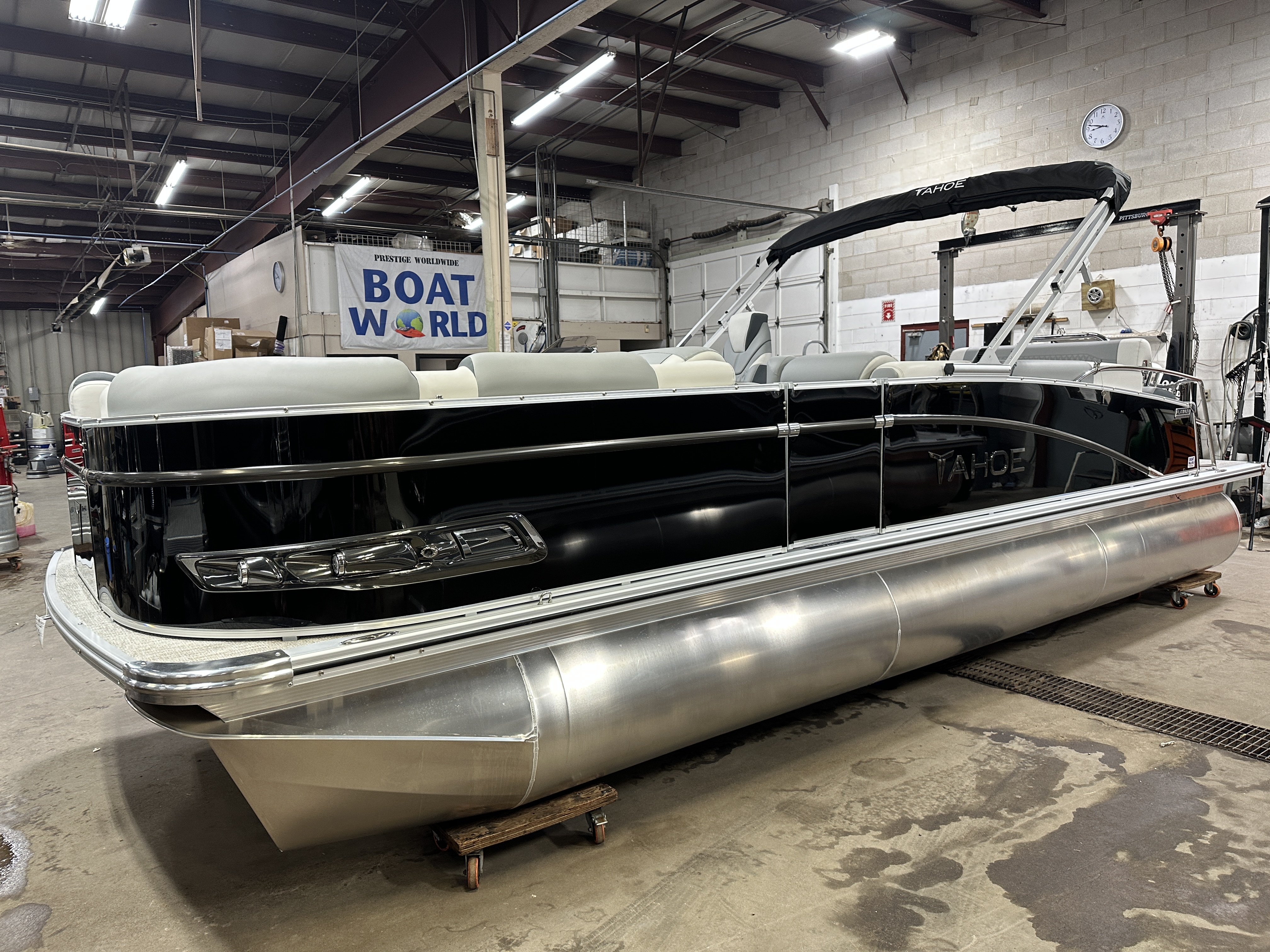 2025 Tahoe Pontoons Cascade 2385 Cruise Rear Bench (CRB) & Honda 4-Stroke EFI