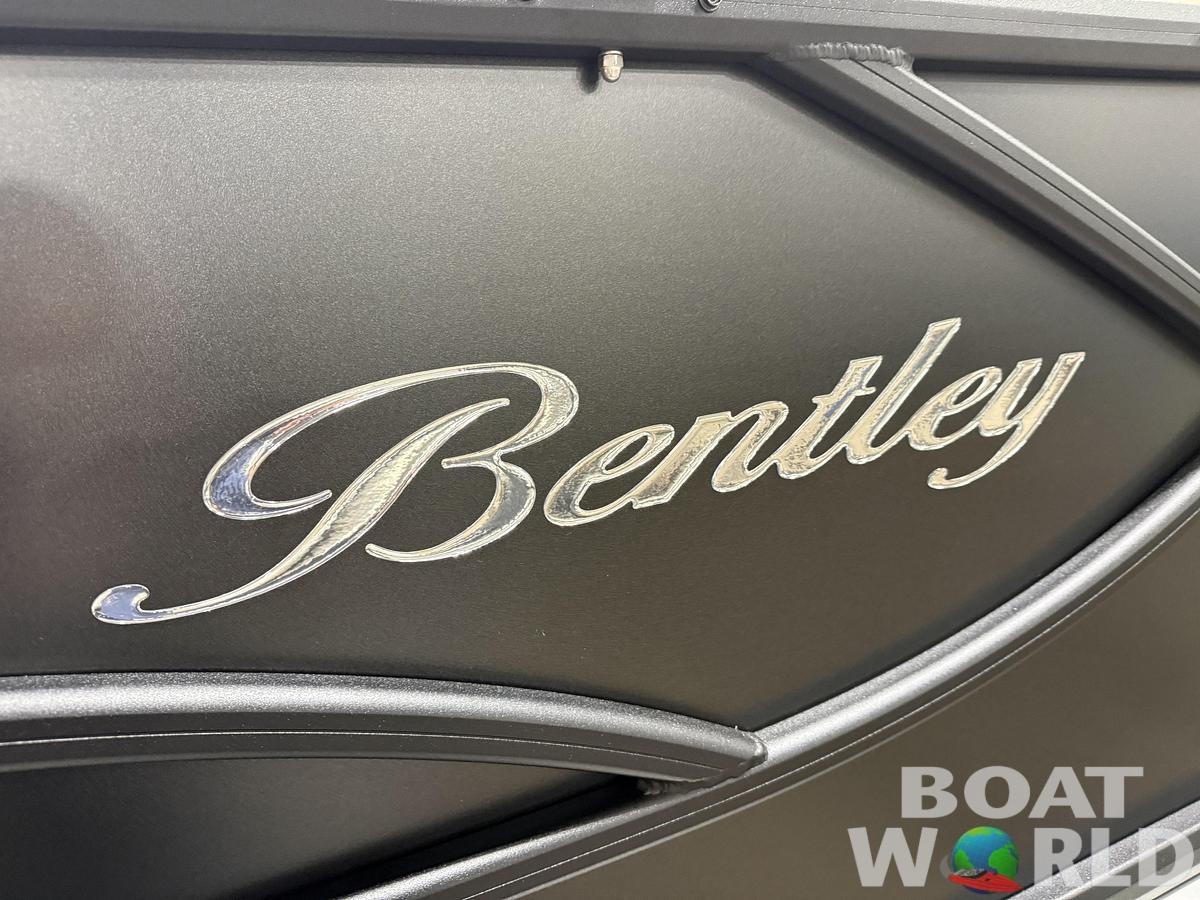 2026 Bentley Pontoons Legacy 220 Swingback 
