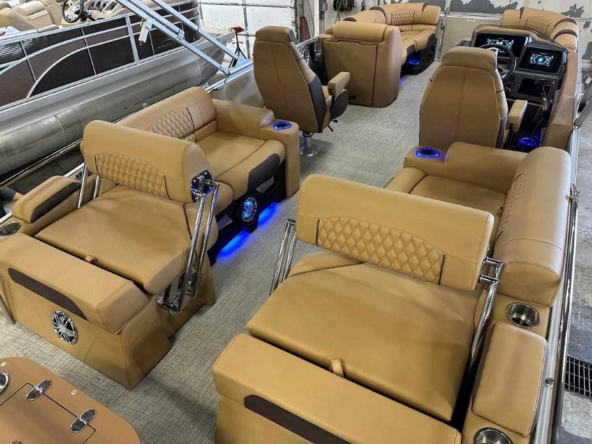 2025 Tahoe Pontoons Cascade 2385 Quad Lounge Shift SS Tritoon & Honda 4-Stroke EFI