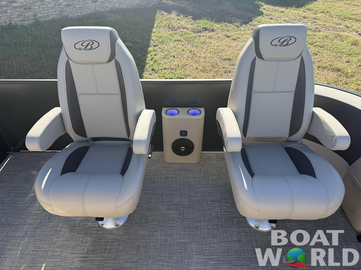 2026 Bentley Pontoons Legacy 220 Navigator DL Quad Lounge