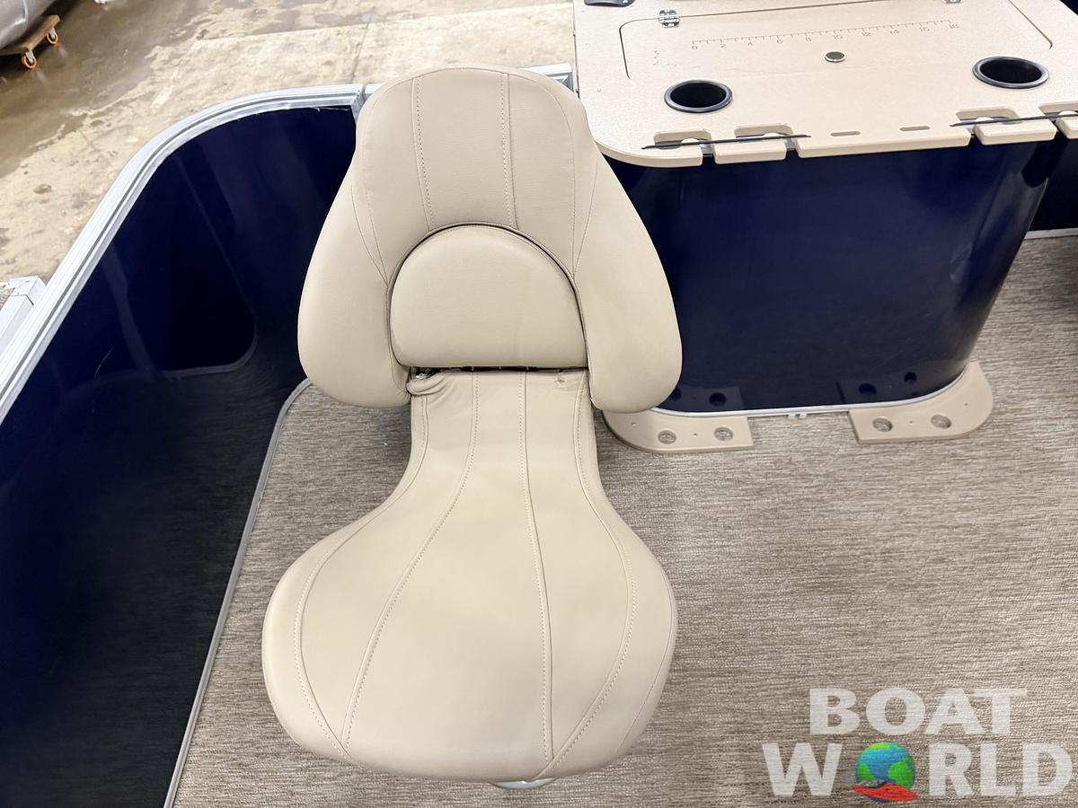 Used 2022 Sylvan  Mirage 820 Fish & Cruise