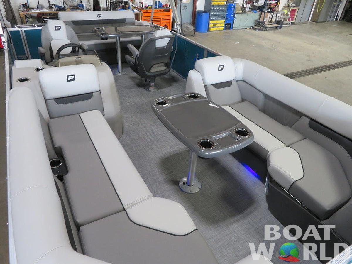 2025 Princecraft Vectra 23 RL SS Swingback Pontoon & Mercury 4-Stroke EFI