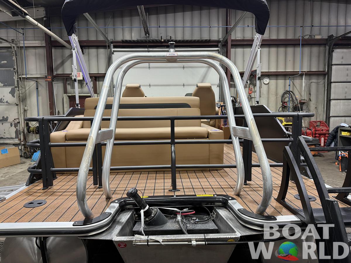 2026 Bentley Pontoons Legacy 220 Swingback 