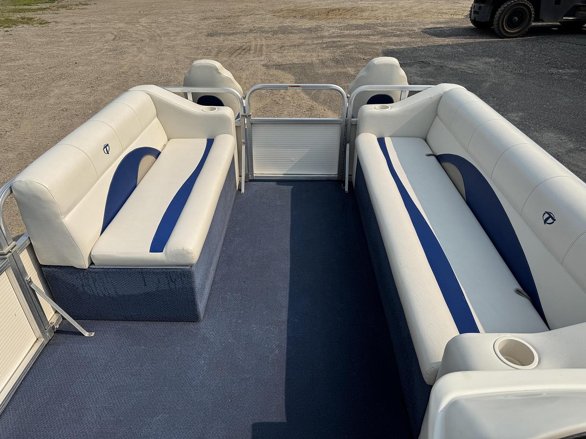 Used 2008 Tahoe Pontoons 24 Bow Fish Pontoon