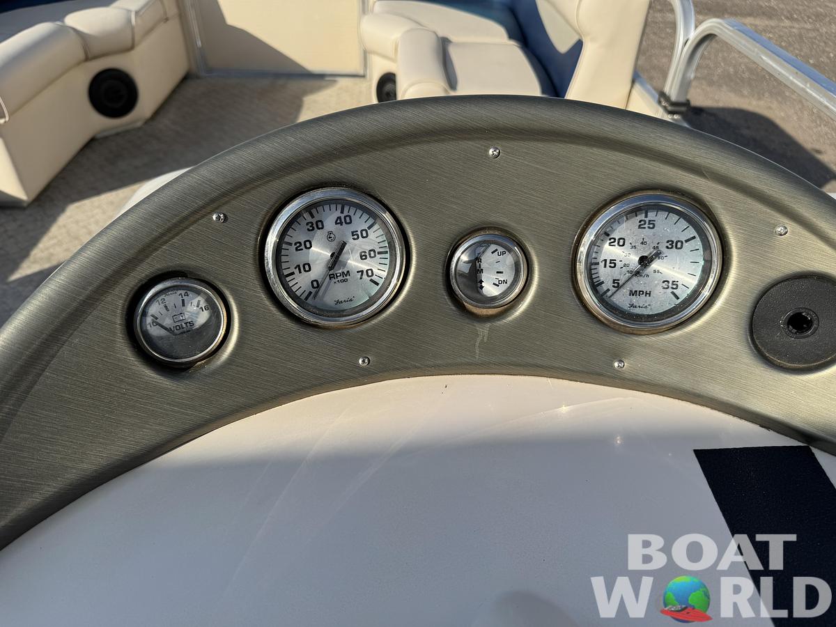 Used 2009 Weeres Family Fish Deluxe 220 Pontoon