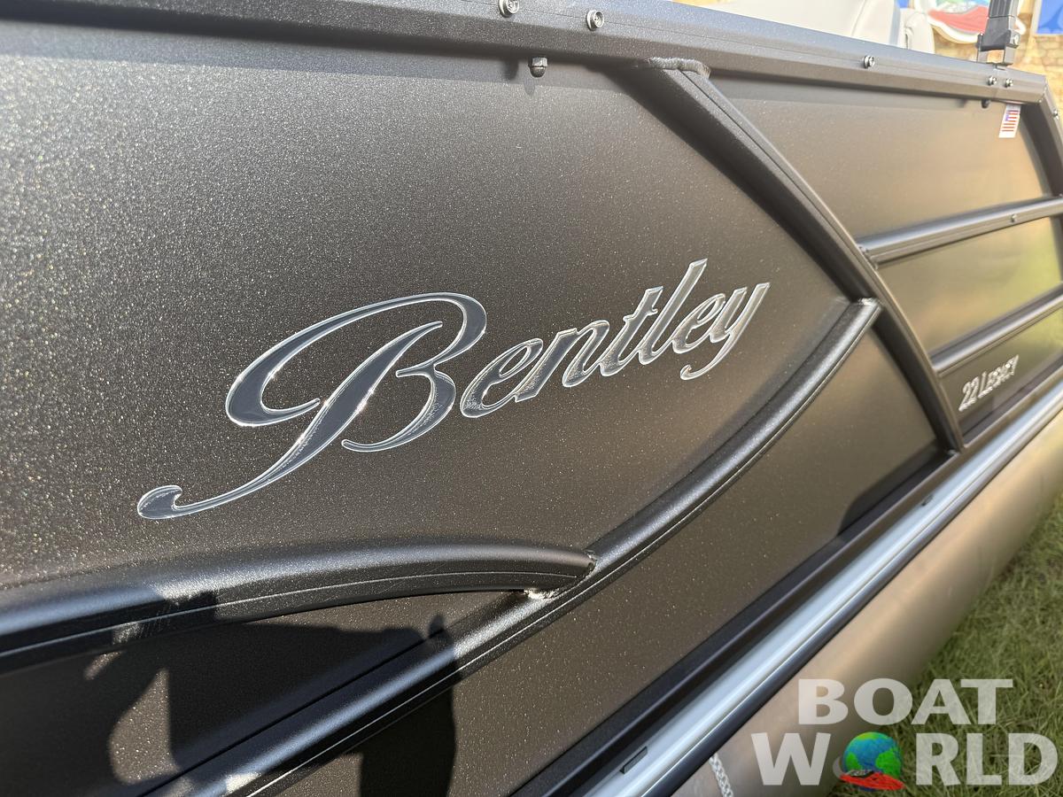 2026 Bentley Pontoons Legacy 223 Swingback Tritoon & Honda 4-Stroke EFI