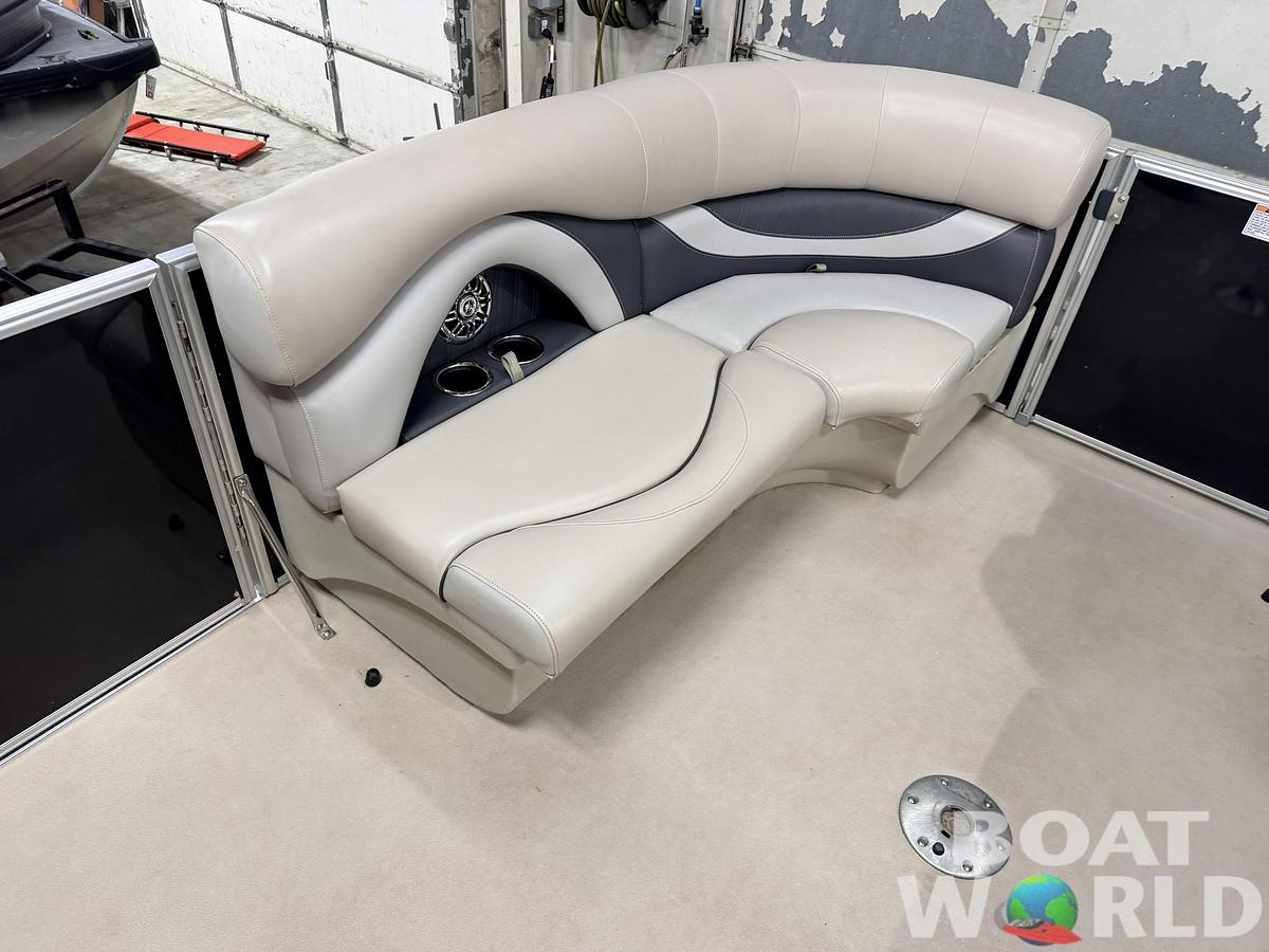 Used 2015 Sylvan Mirage 820 & 90HP Mercury 4Stroke - $21,995