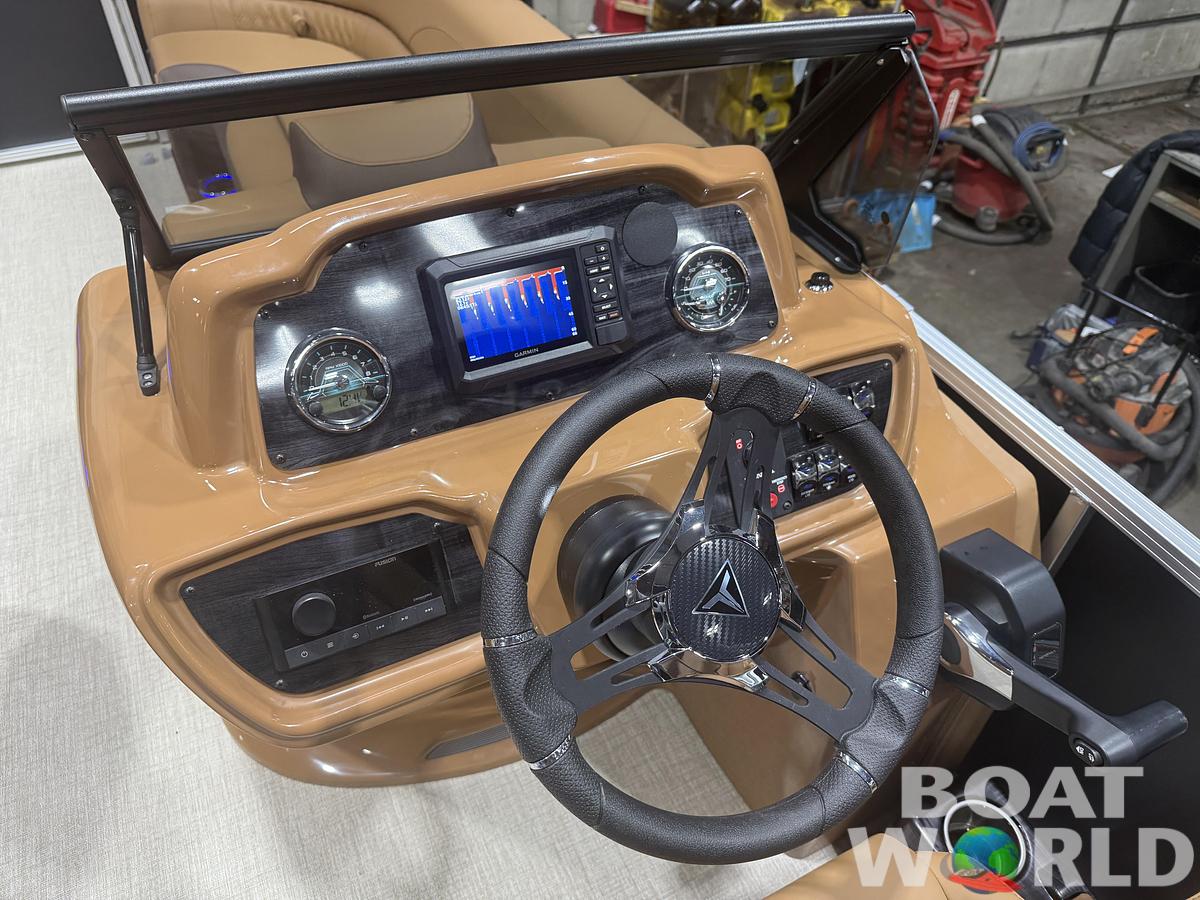 2026 Tahoe Pontoons LTZ 2385 Elite Windshield Tritoon