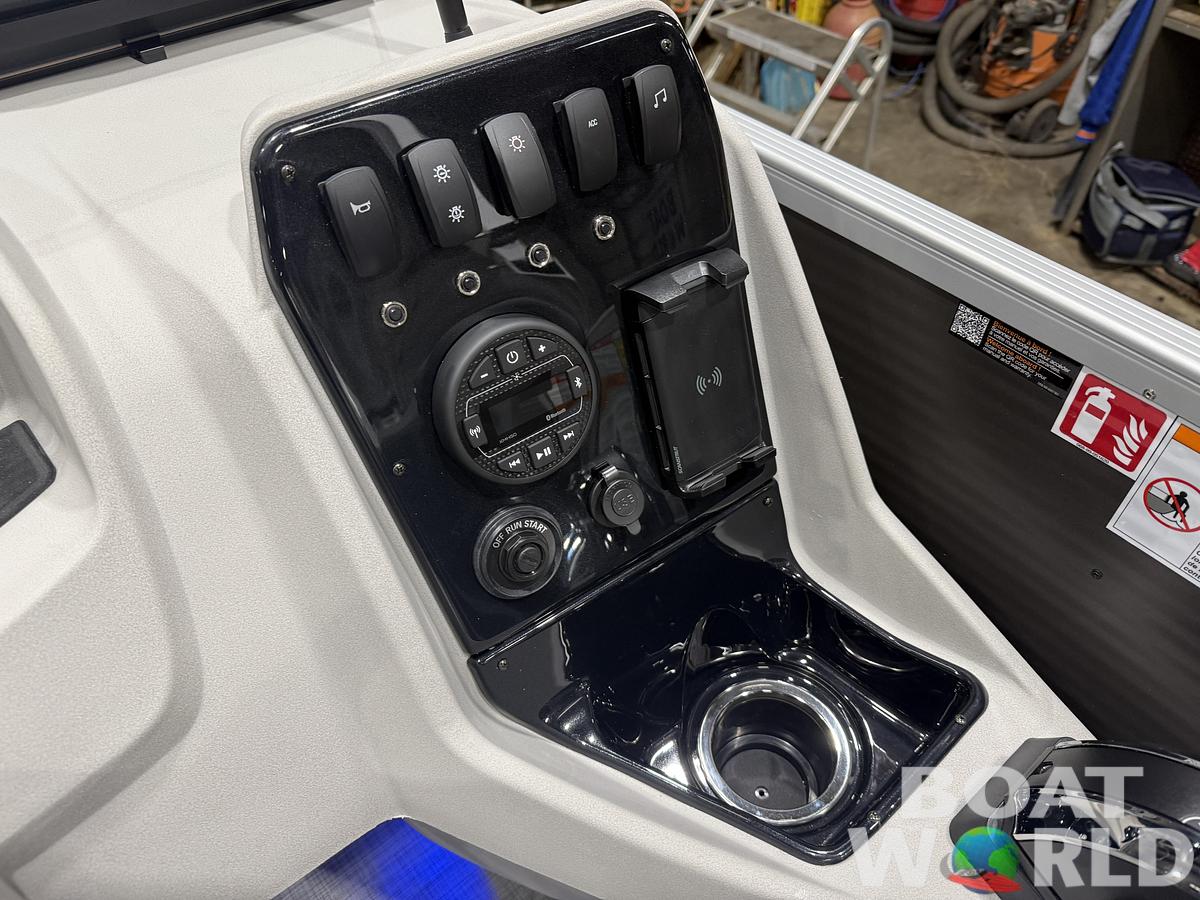 2026 Princecraft Vectra 23 RL SS Swingback Pontoon