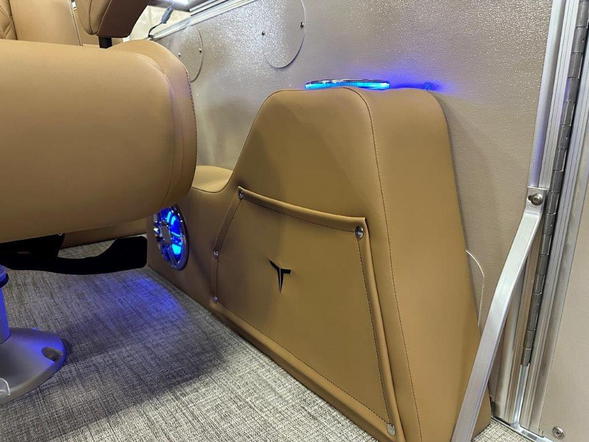 2025 Tahoe Pontoons Cascade 2385 Quad Lounge Shift SS Tritoon & Honda 4-Stroke EFI