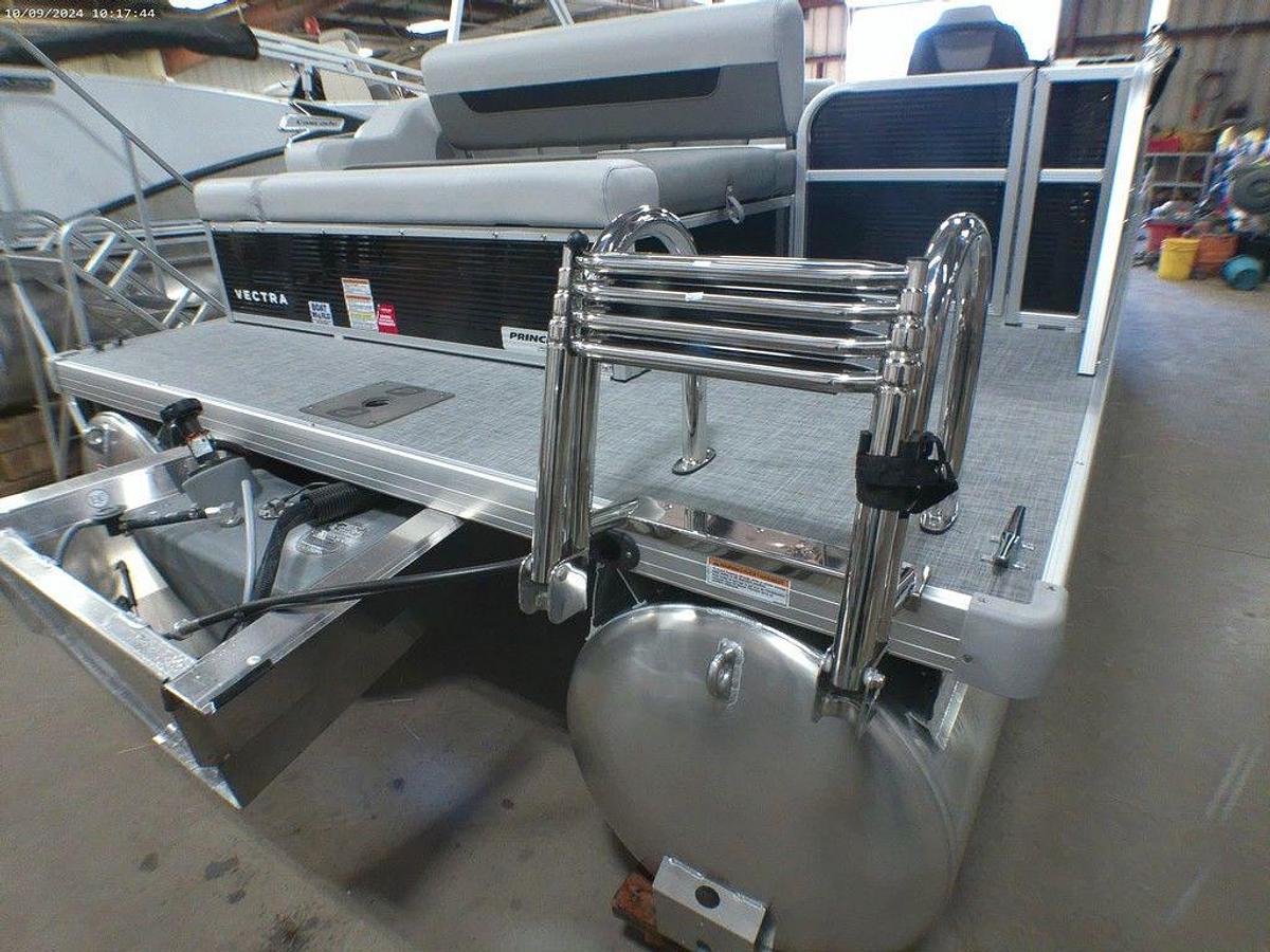 2025 Princecraft Vectra 23 RL Swingback Lounge Pontoon & Mercury 4-Stroke EFI