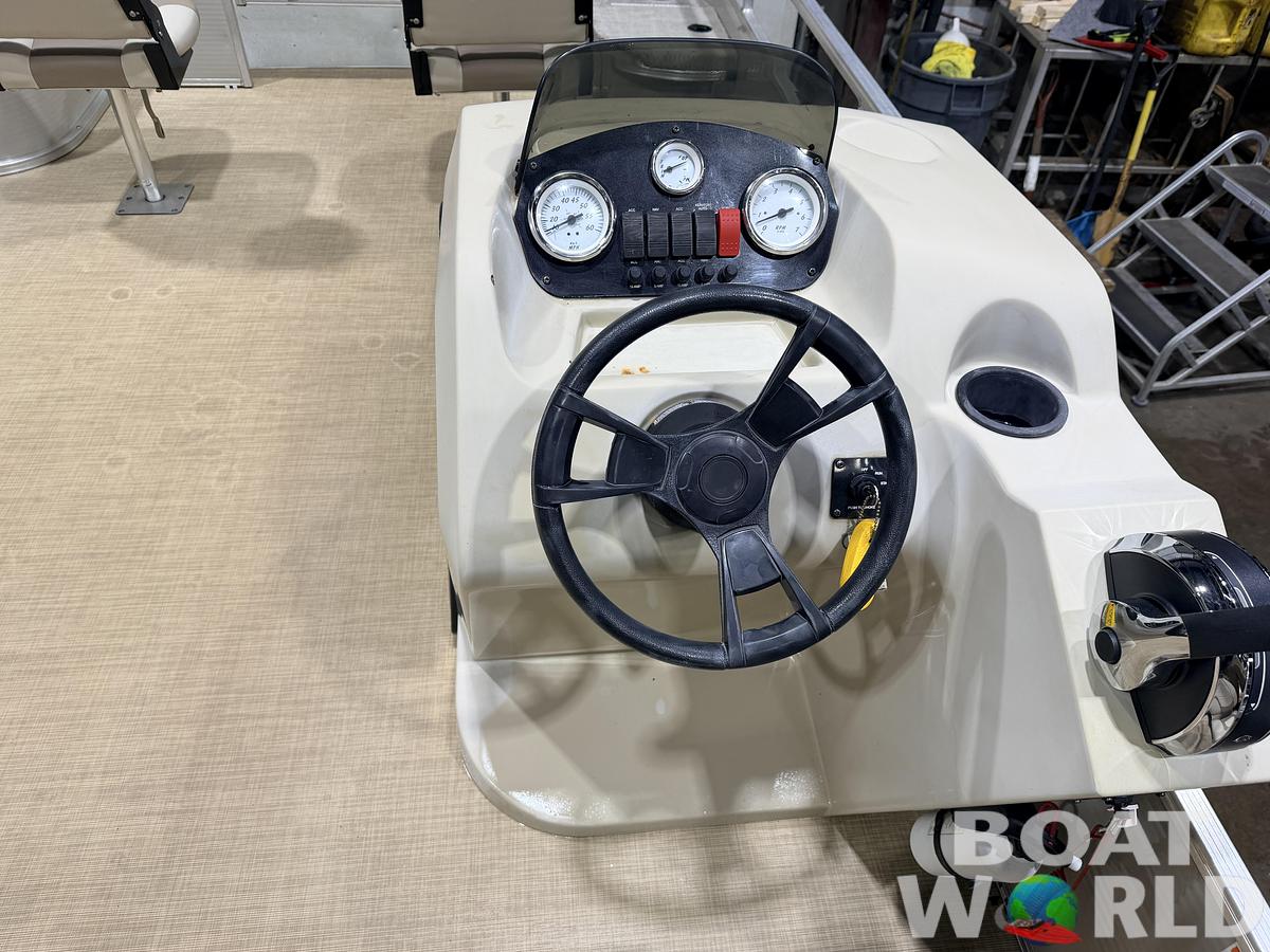 Used 2016 Lowe 162 Fish & Cruise Pontoon