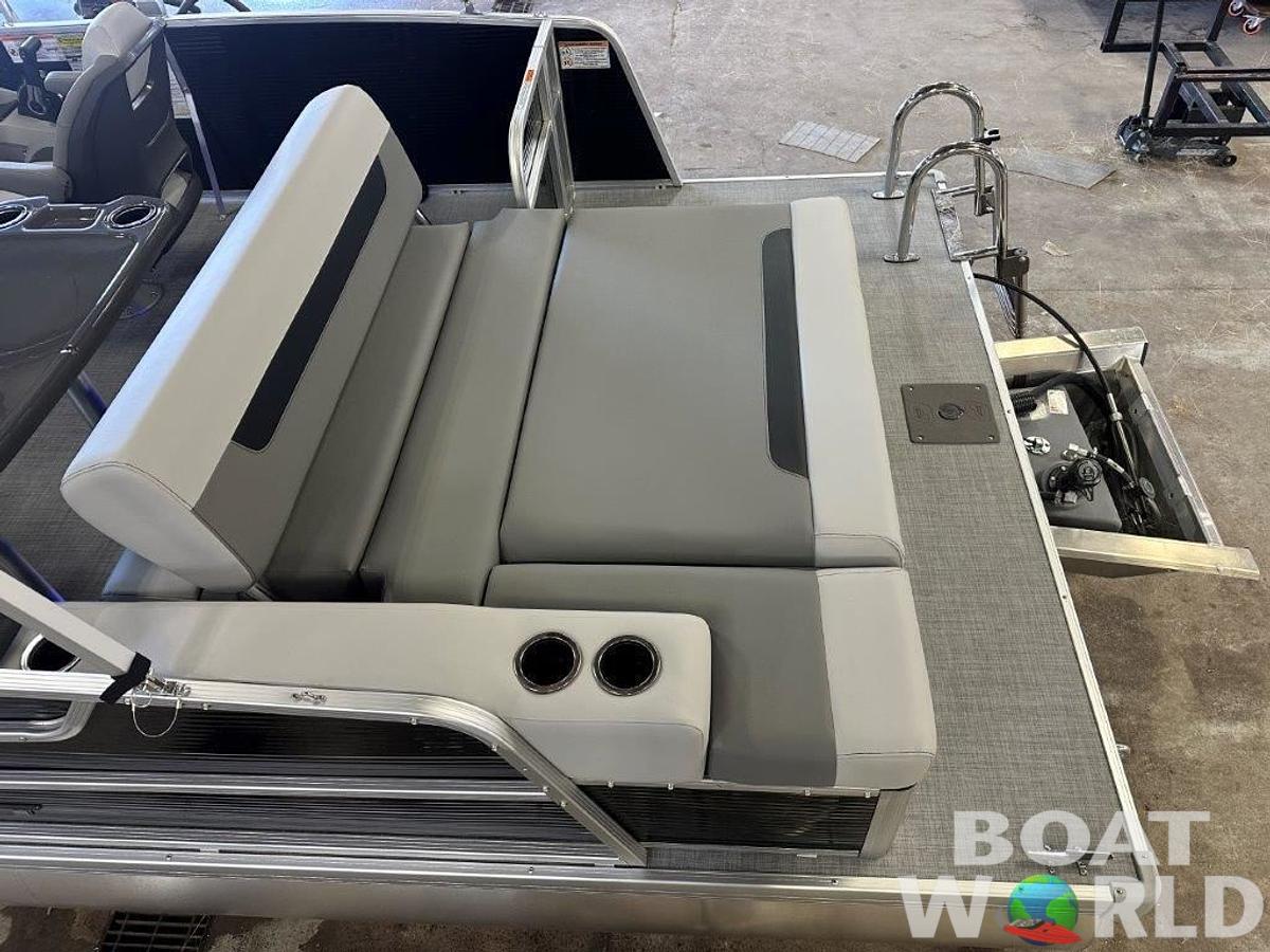 2025 Princecraft Vectra 21 RL SS Swingback Pontoon & Mercury 4-Stroke EFI