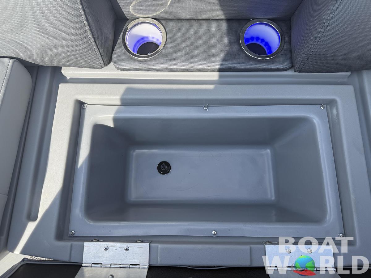 2026 Bentley Pontoons Legacy 223 Swingback Tritoon & Honda 4-Stroke EFI