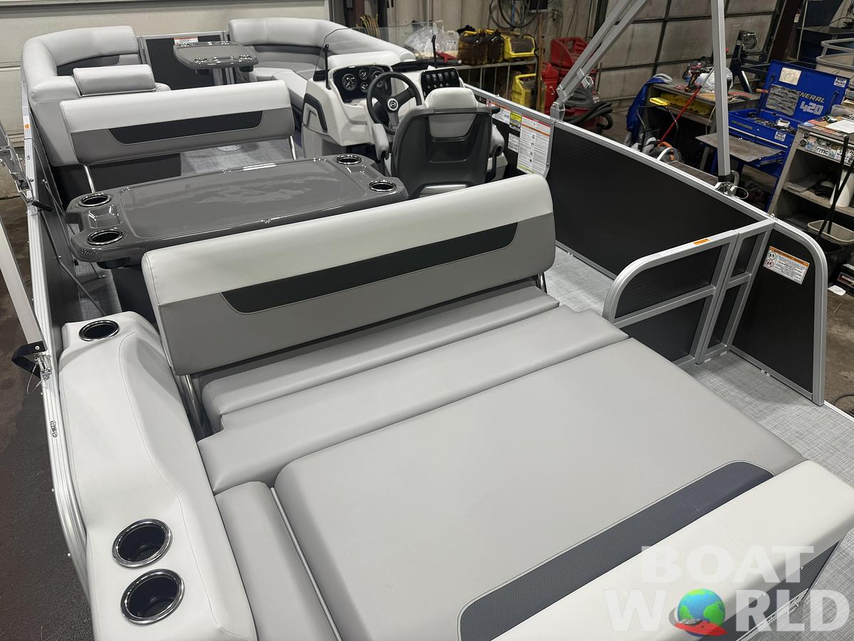 2026 Princecraft Vectra 23 RL Dinette Swingback Pontoon