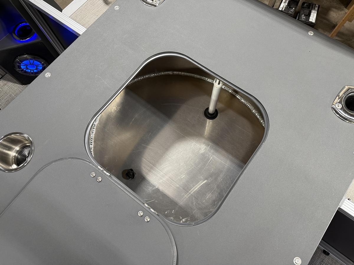 2025 Tahoe Pontoons GEOfish 2385 Rear Fish Tritoon & Honda 4-Stroke EFI