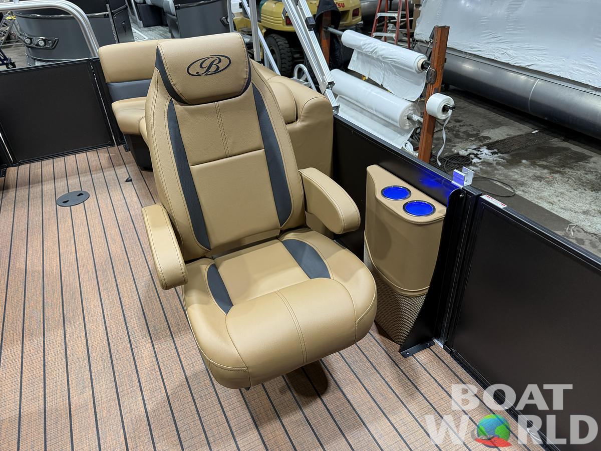 2026 Bentley Legacy 223 Navigator Quad Lounge Tritoon