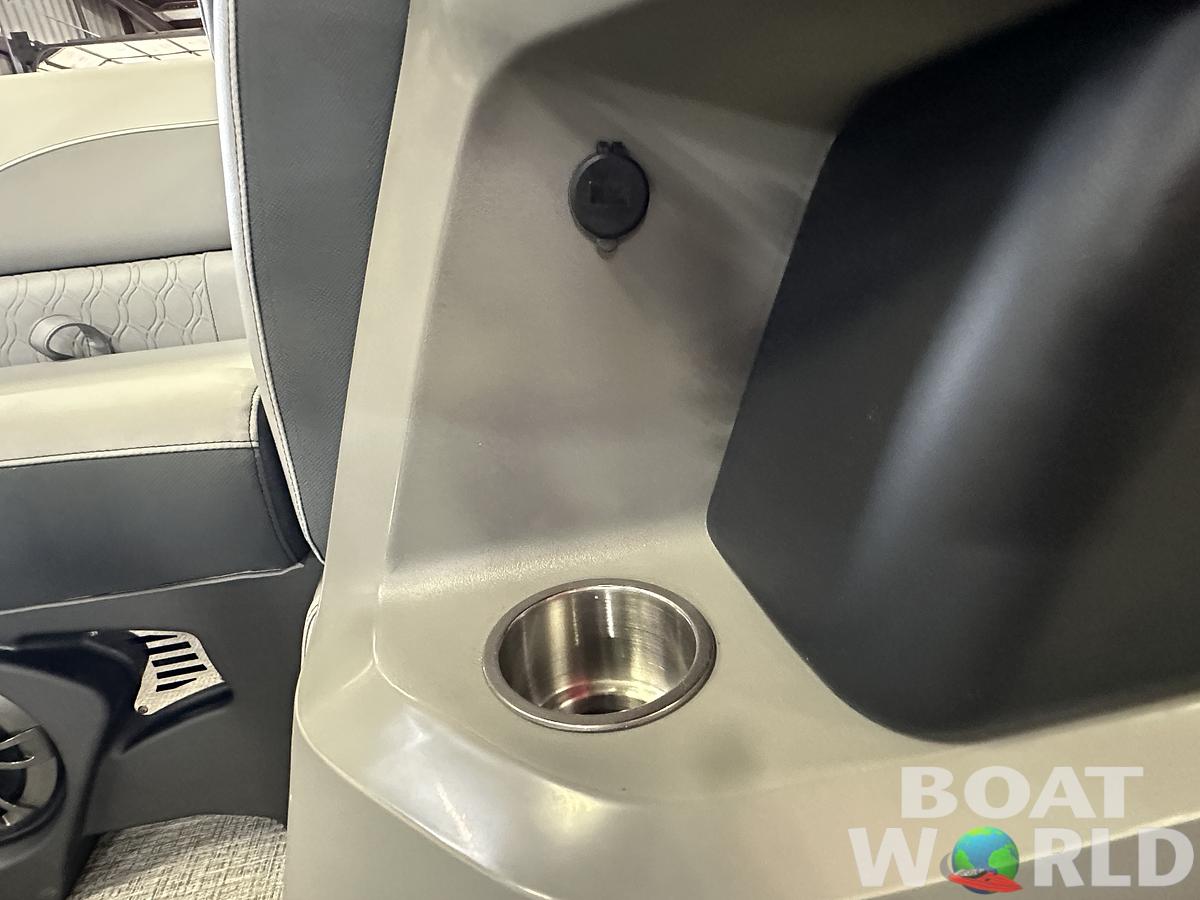 2025 Tahoe Pontoons LTZ 2385 Quad Lounge Shift Flip & Honda 4-Stroke EFI