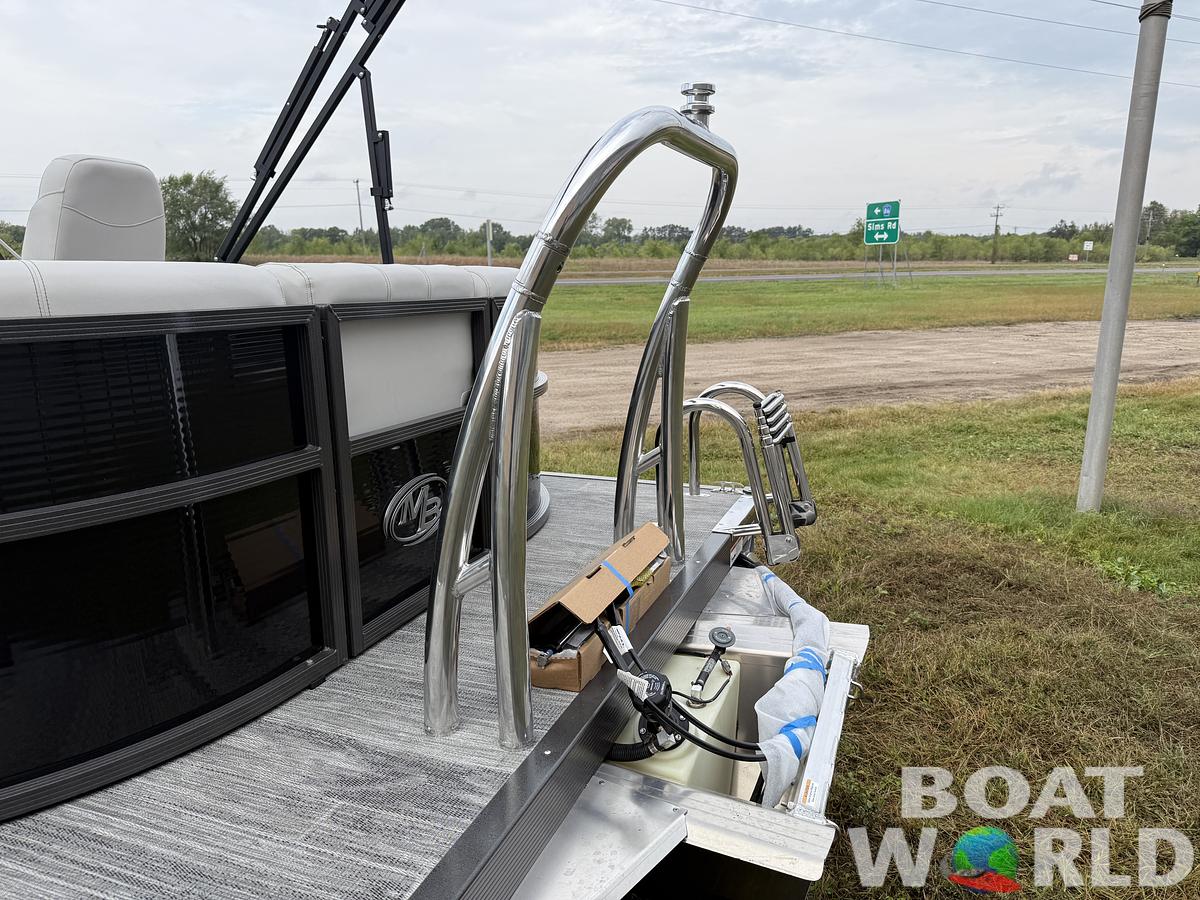 2026 Montego Bay 8522 Quad Lounge Tritoon 