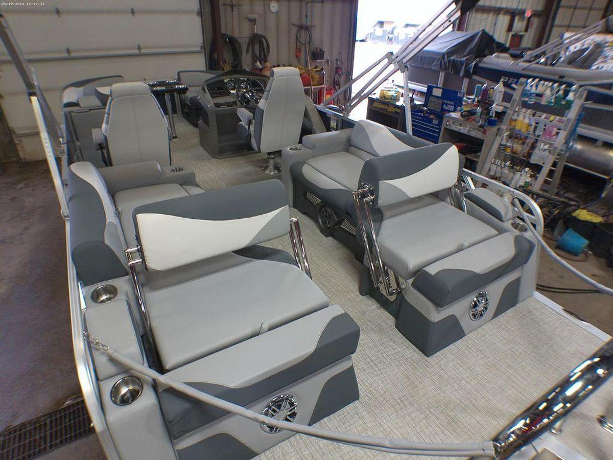 2025 Tahoe Pontoons LTZ 2385 Quad Lounge Shift SS & Honda 4-Stroke EFI