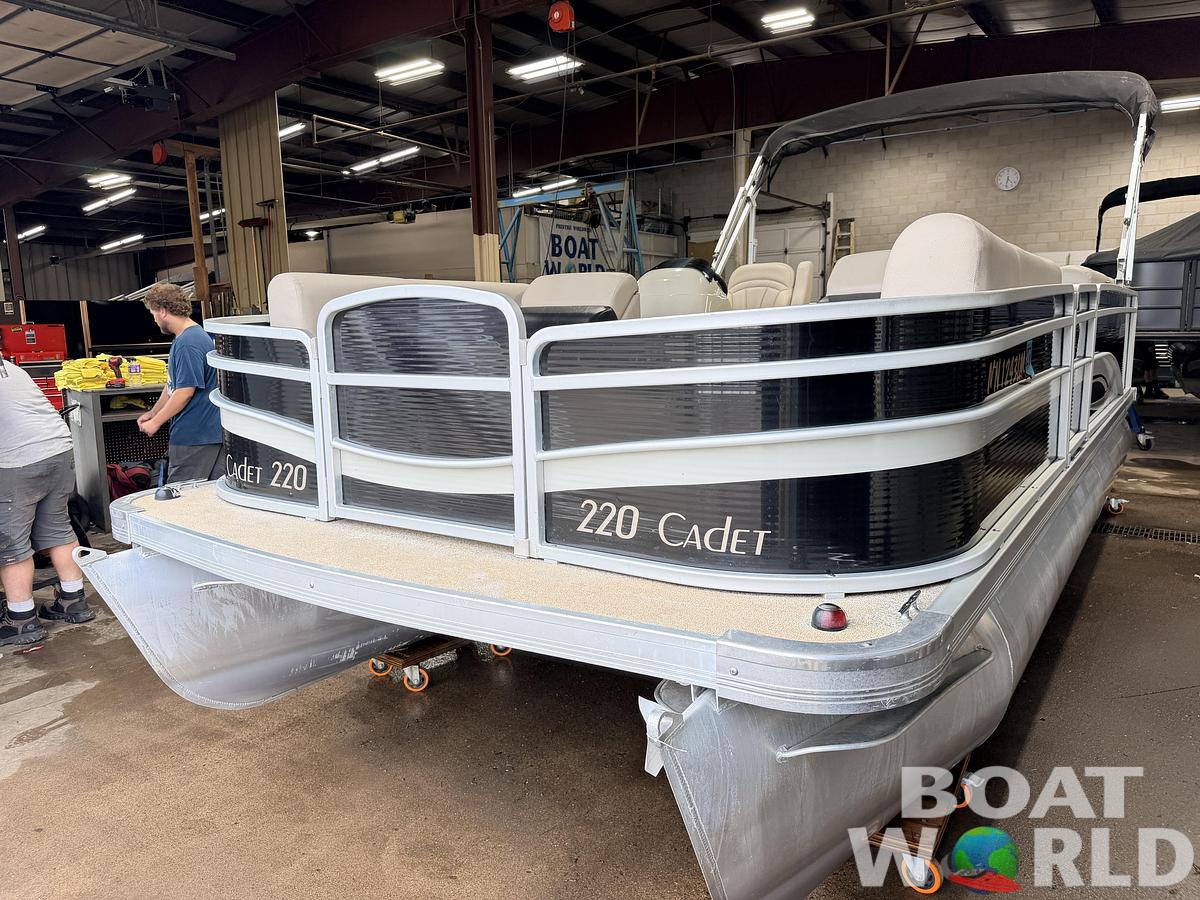 Used 2016 Weeres 220 Cadet Cruise & 90HP Evinrude ETec -17,995