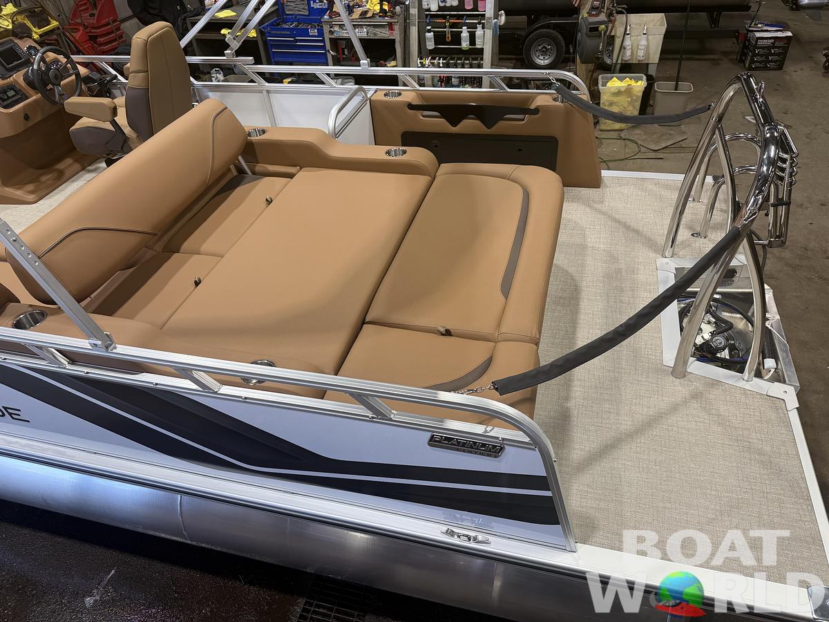 2026 Tahoe Sport VRB 2385 Swingback & 4-Stroke $34995