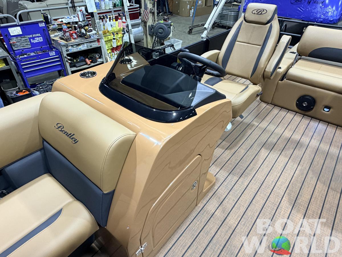 2026 Bentley Legacy 220 Swingback Pontoon $38995