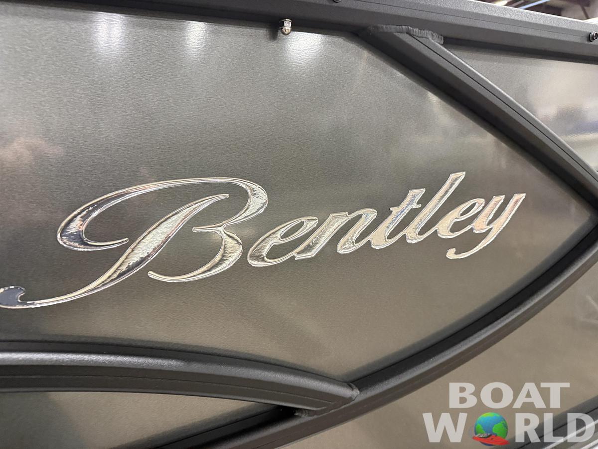 2026 Bentley Pontoons Legacy 220 Swingback 