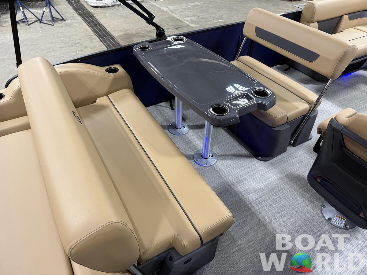 2027 Princecraft Vectra 21 RL Swingback Dinette $35495