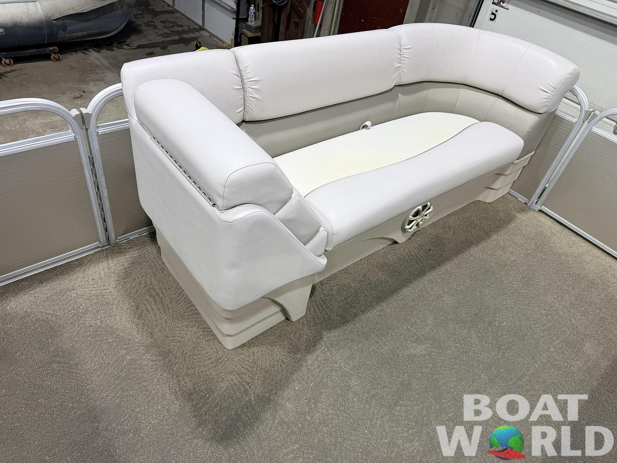 Used 2014 Bennington 21 SLX & 90HP Yamaha 4Stroke -$19,995