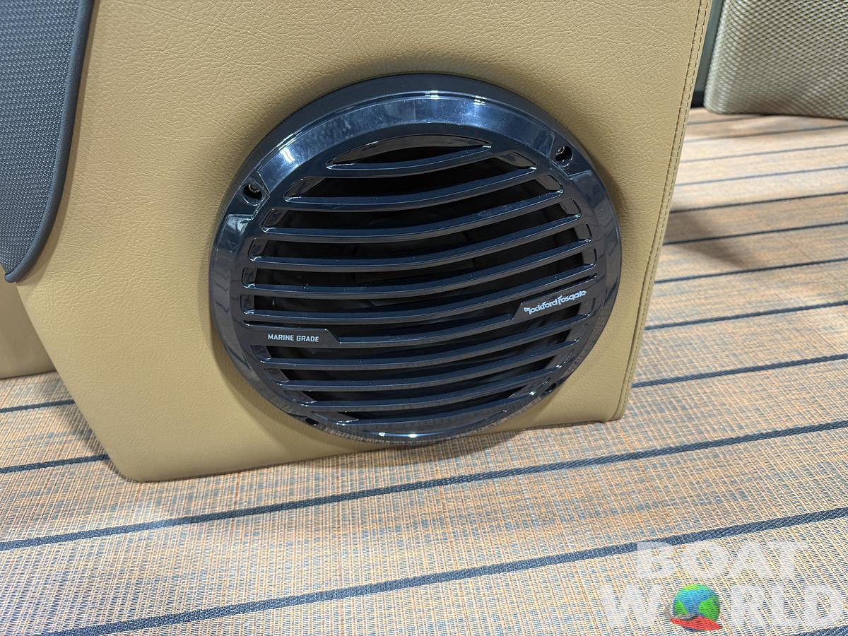 2026 Bentley Pontoons Elite 223 Admiral Quad Lounge Tritoon