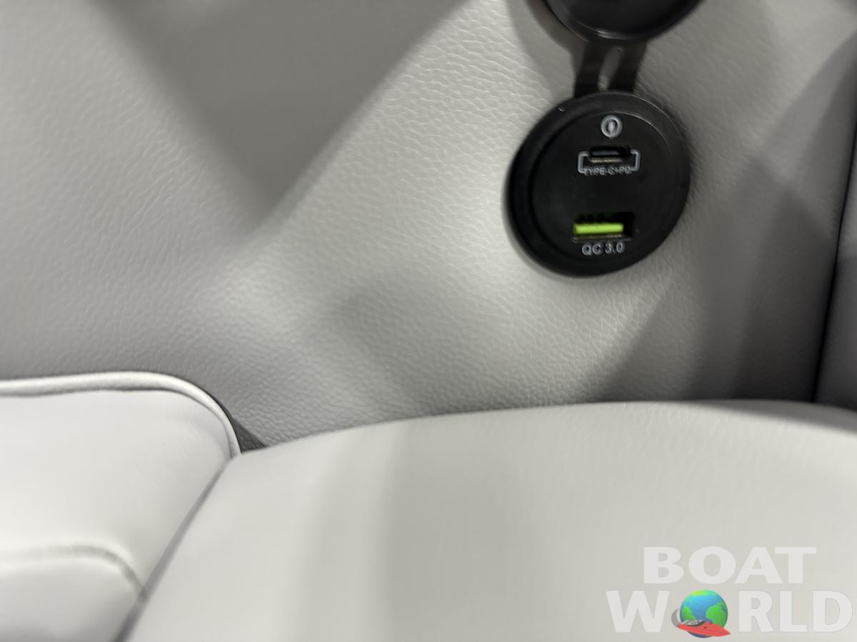 2025 Tahoe Pontoons LTZ 2385 Swingback (VRL) Tritoon & Honda 4-Stroke EFI