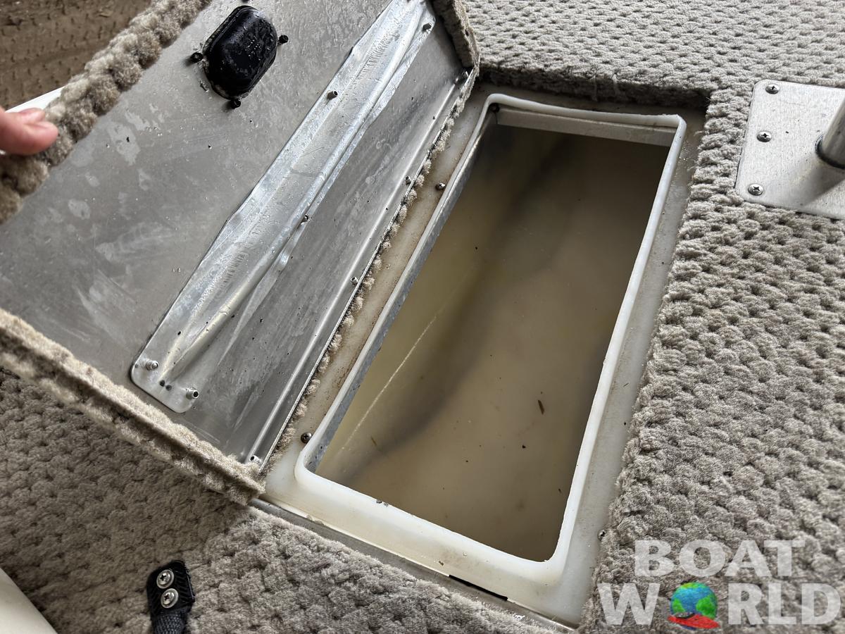 Used 2007 Lowe Suncruiser Tahiti 224 Deck Boat