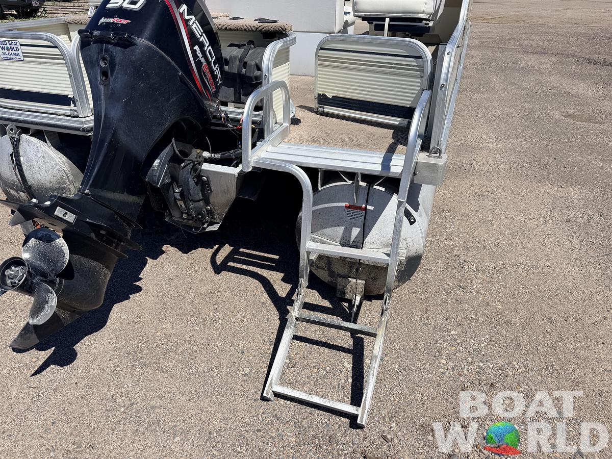 Used 2001 Lowe SunCruiser Trinidad 204 & 50HP Mercury 4Stroke -$11,995