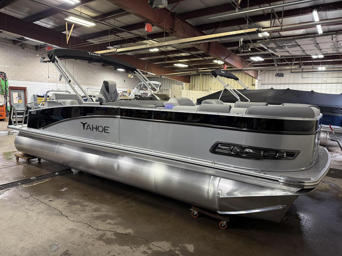 2025 Tahoe Pontoons Cascade 2385 Quad Lounge Shift Tritoon & 225HP 4-Stroke