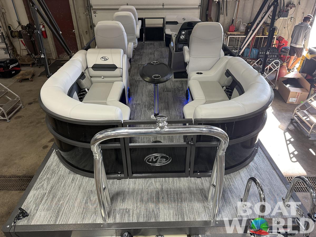 2026 Montego Bay 8522 DL Quad Lounge Tritoon