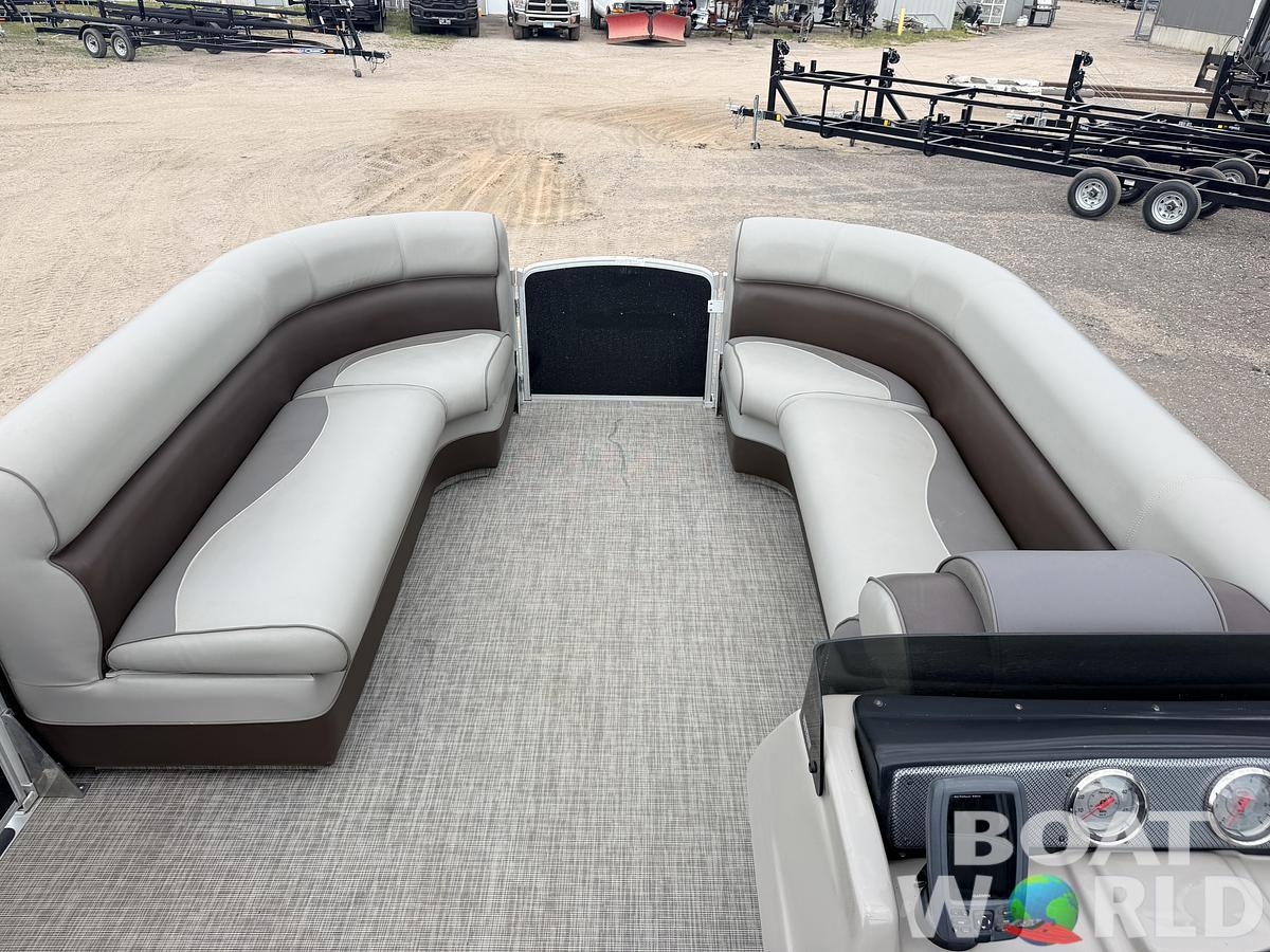 Used 2016 Premier 220 SunSpree & 50HP Honda 4Stroke -$24,995