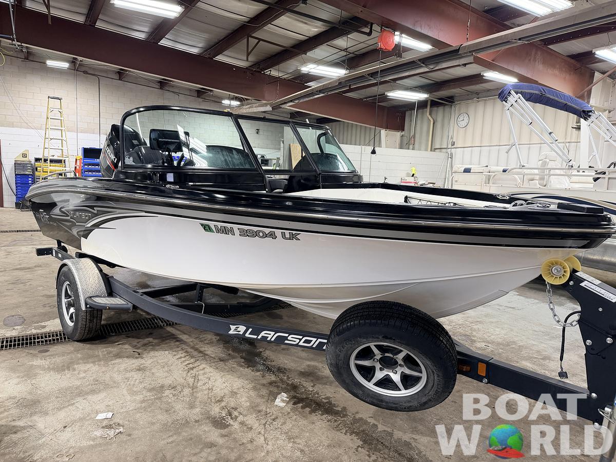Used 2016 Larson FX 1850 DC Fiberglass Fishing Boat