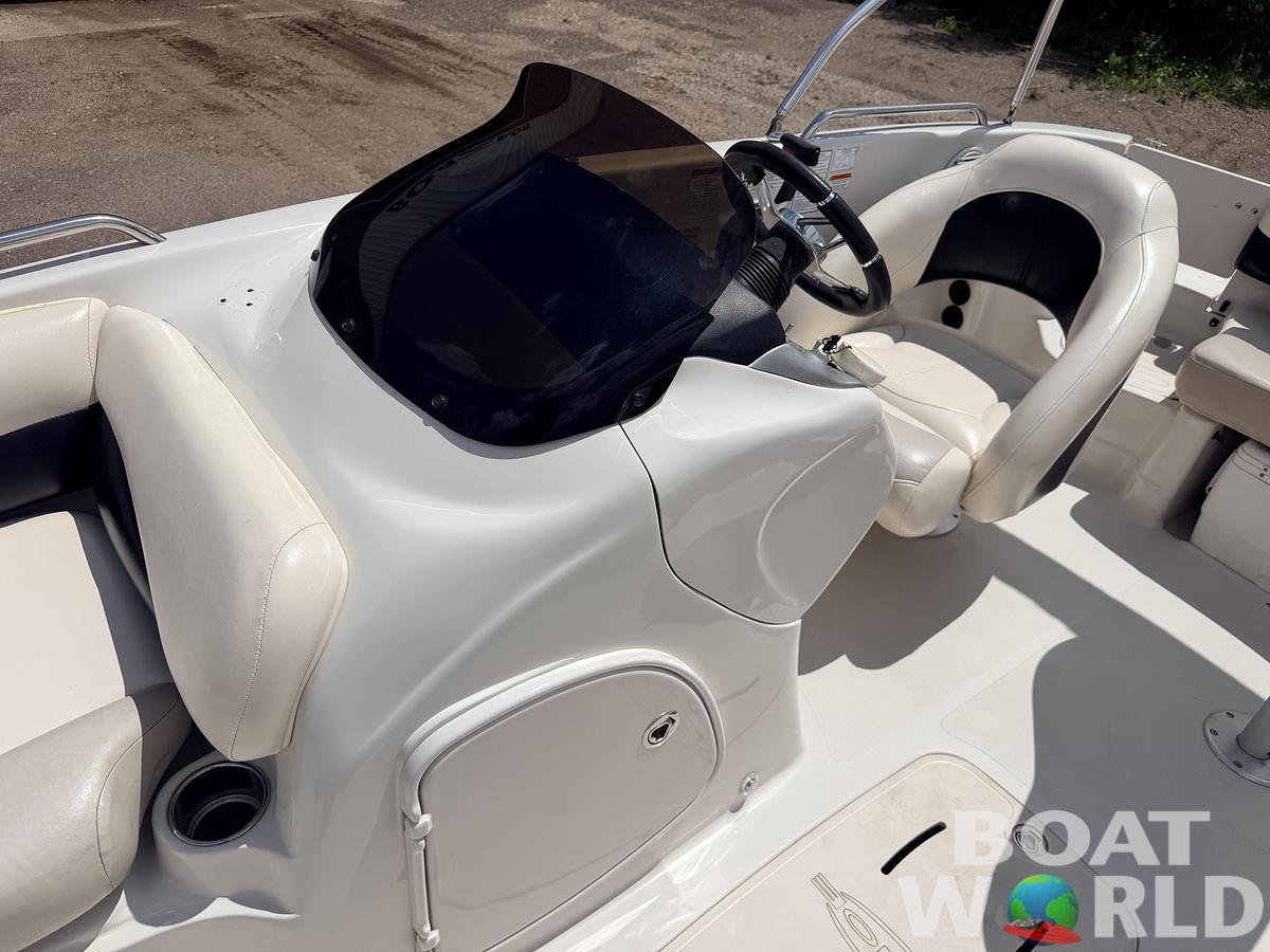 Used 2011 Tahoe 215 Xi Deck Boat & 220HP Mercruiser V8 -$17,995