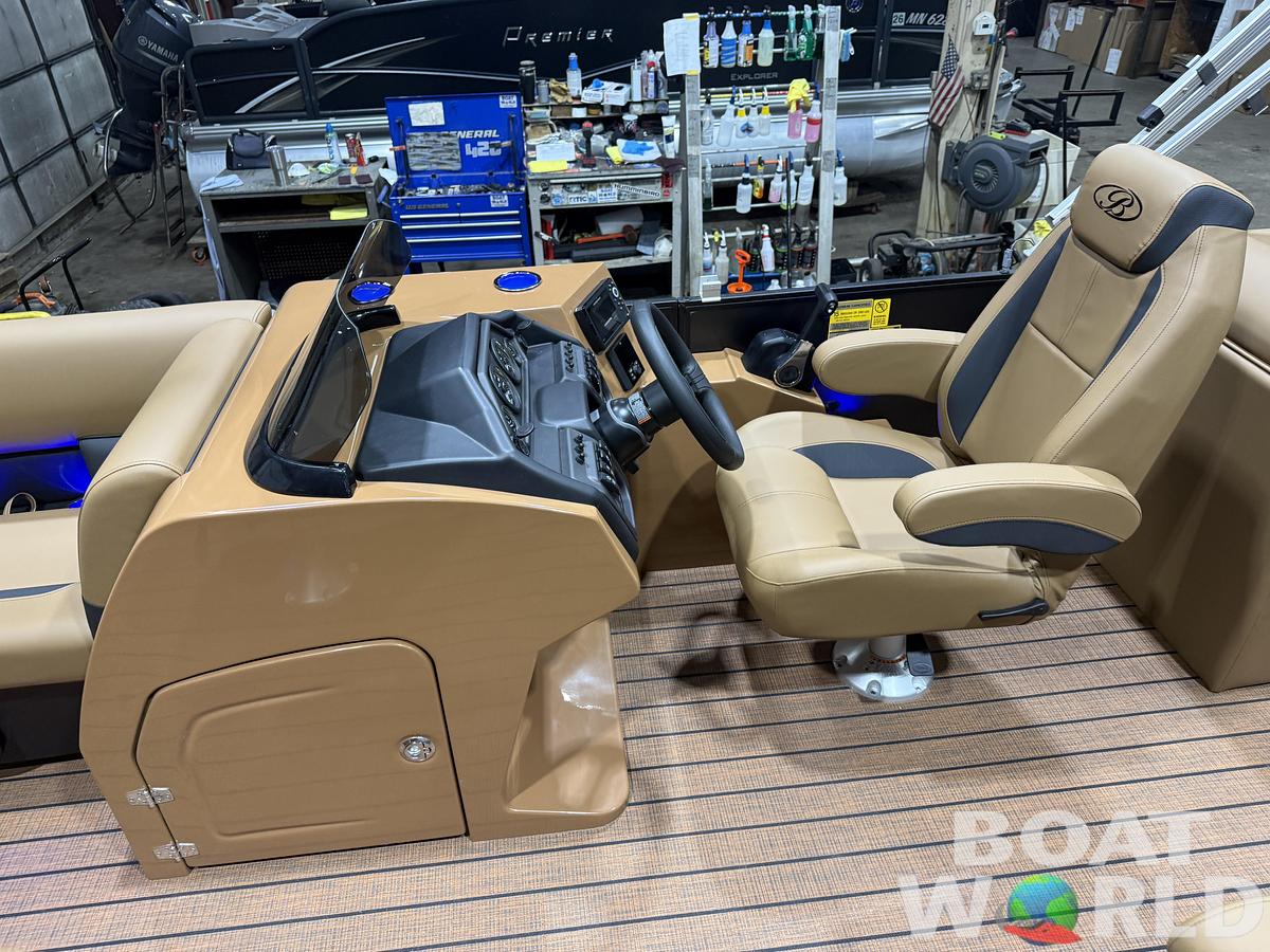 2026 Bentley Legacy 220 Navigator DL Quad Lounge $42995