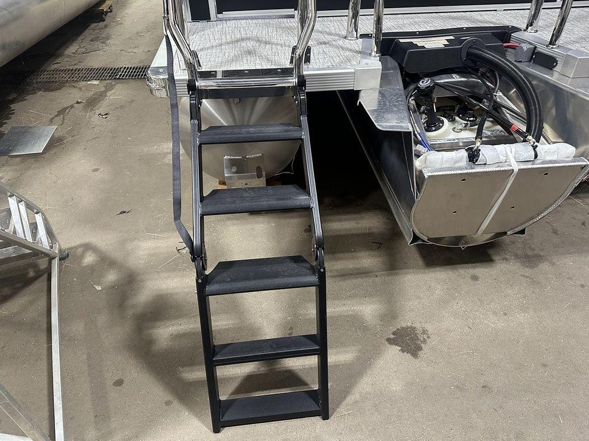 2025 Tahoe Pontoons LTZ 2385 Elite Cruise Windshield Tritoon & Honda 4-Stroke EFI