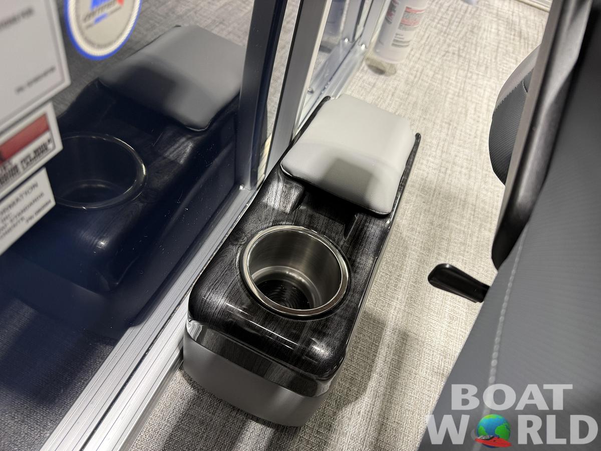 2026 Tahoe Sport VRB 2385 Swingback & 4-Stroke $34995