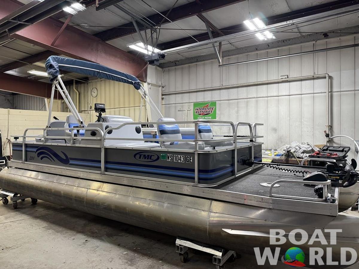 Used 2002 TMC 2200 FM Pontoon