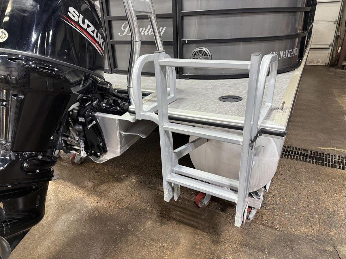 Used 2020 Bentley Pontoons Legacy 223 Navigator Quad Lounge Tritoon & Suzuki 140HP 4-Stroke EFI