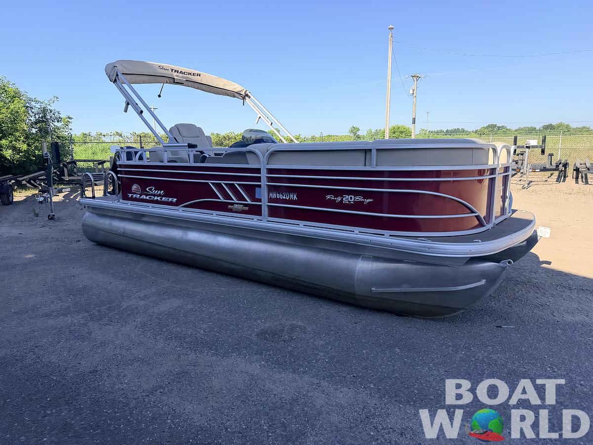Used 2023 Sun Tracker Party Barge 20 DLX & 90HP Mercury 4Stroke -$27,995