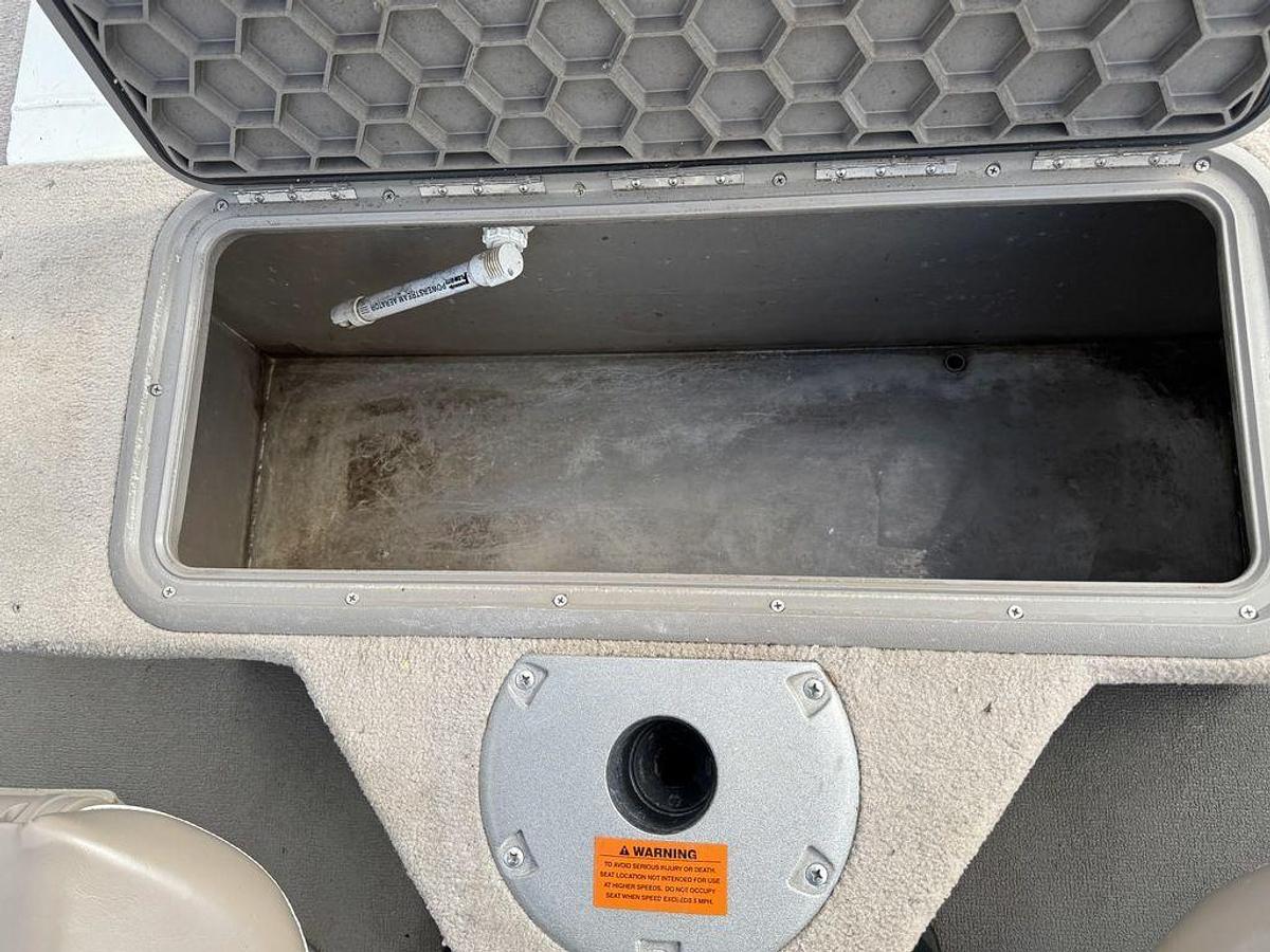 Used 2010 Smoker Craft Pro Mag 182