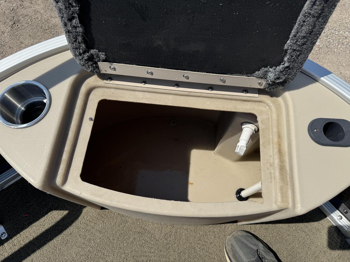 Used 2013 Bennington 17SF