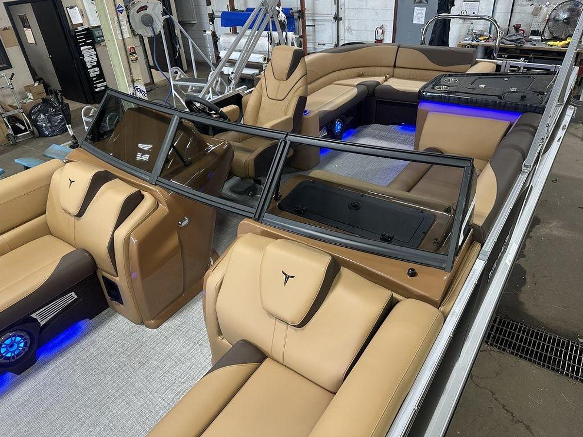 2025 Tahoe Pontoons LTZ 2385 Elite Cruise Windshield Tritoon & Honda 4-Stroke EFI