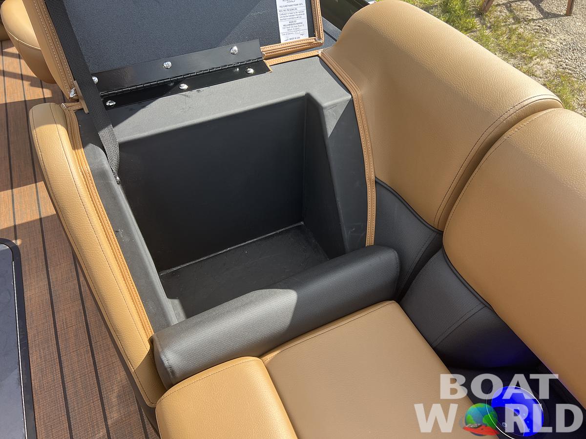 2026 Bentley Pontoons Elite 223 Swingback Tritoon