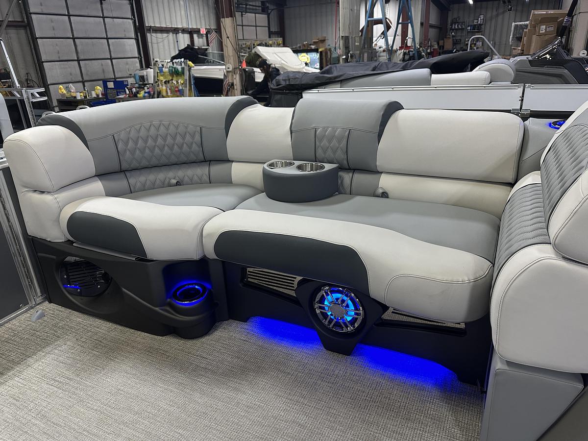 2025 Tahoe Pontoons Cascade 2385 Cruise Rear Bench Tritoon & Honda 225HP 4-Stroke EFI